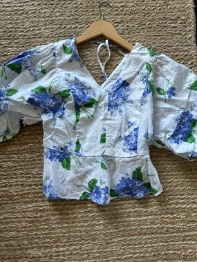 Draper James White V-Neck Puff-Sleeve Blouse with Blue Hydrantea Print